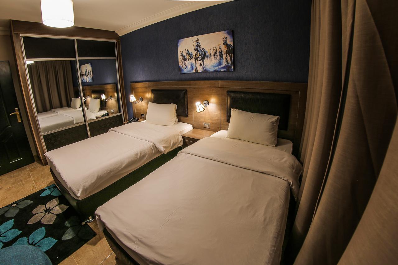 Ibiza Hotel Аман Екстериор снимка